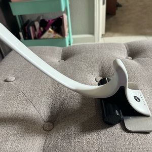 Aletha hip hook stretching device